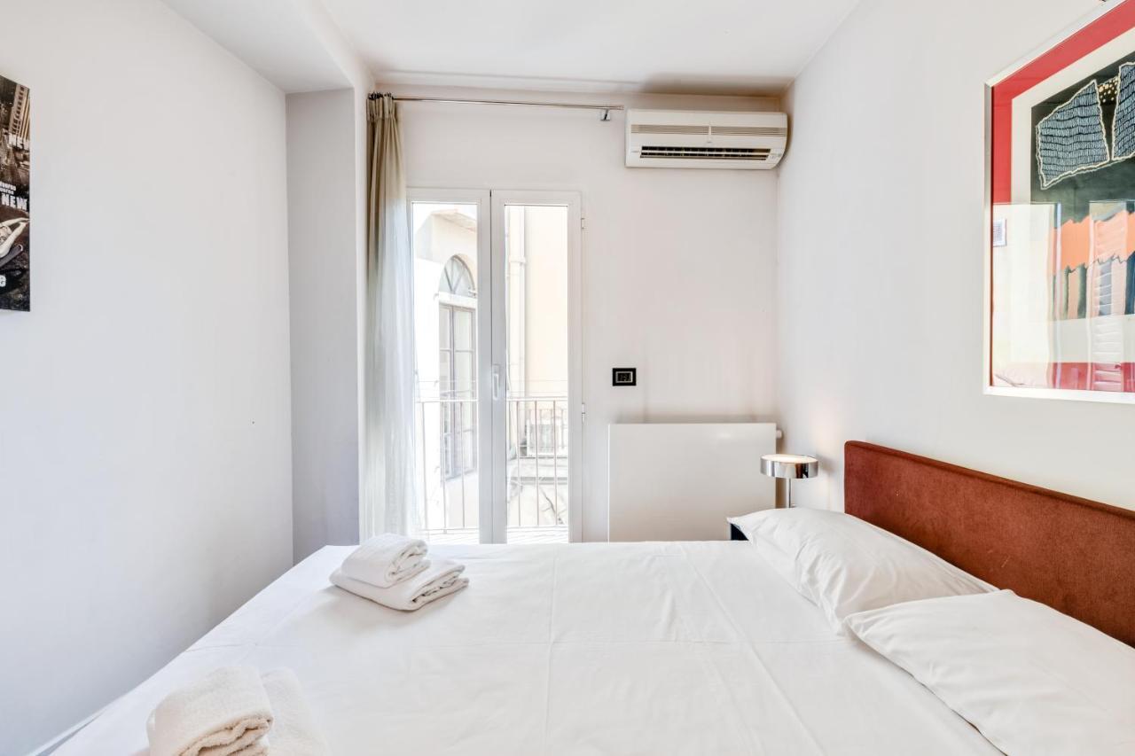 Piazza Santa Croce Design Apartment With Balcony Firenze Bagian luar foto